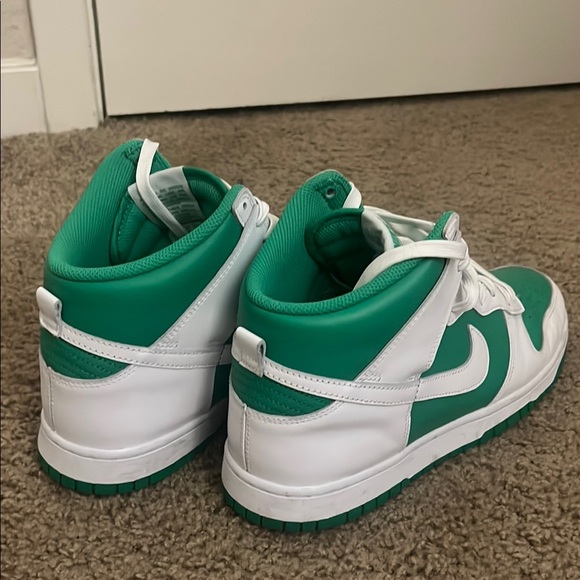 Nike High-Top Sneakers in White and Green - Picture 4 of 4